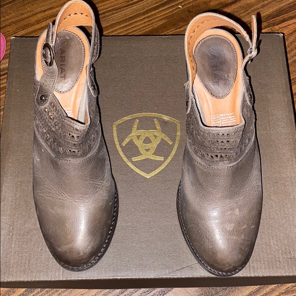 🌸 Ariat size 7 - Picture 1 of 4